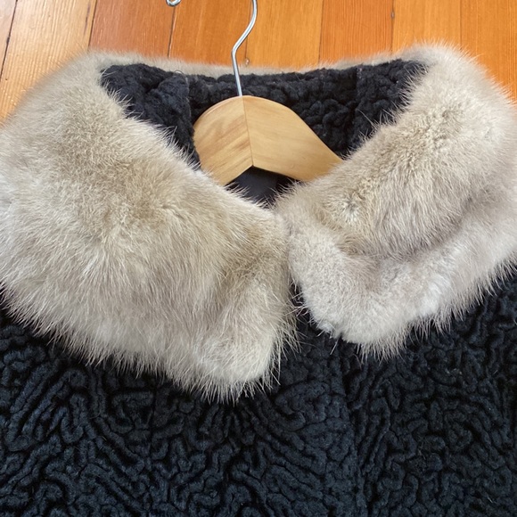 ❄️ Vintage Persian lamb coat with fur collar - Picture 4 of 13